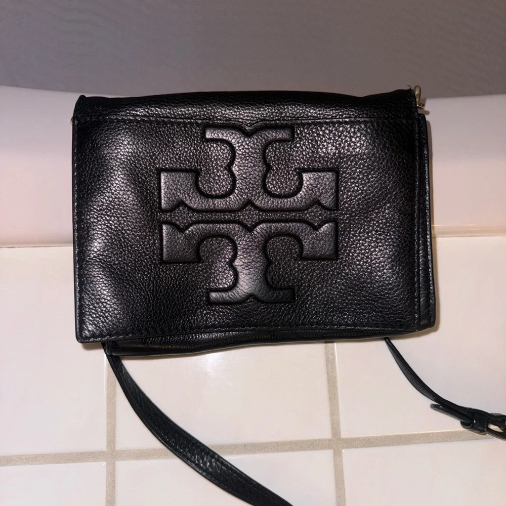 Tory Burch Black Pebbled Leather Logo Crossbody Bag Gold Hardware